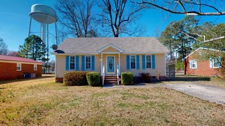 105 Phillips St, Smithfield, NC 27577