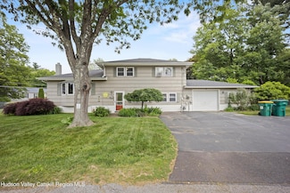 9 Birchwood Dr S, Saugerties, NY 12477