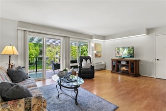 2275 Via Mariposa E Unit N, Laguna Woods, CA 92637