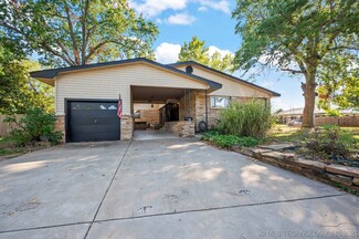 7604 E 4th St, Tulsa, OK 74112