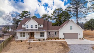 2113 Sable Oaks Cir, Bryant, AR 72022