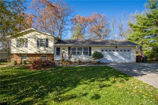 1727 Shady Ln, Beavercreek, OH 45432
