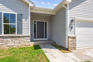 690 Vinci Dr, Caseyville, IL 62232