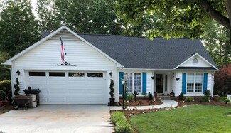 311 N Autumn Crest Place, Taylors, SC 29687