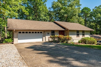 4 Vitoria Ln, Hot Springs Village, AR 71909