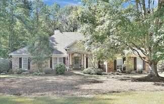 720 Laurel Ridge Ln, Cataula, GA 31804