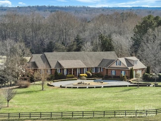 1970 Chesnee Rd, Columbus, NC 28722