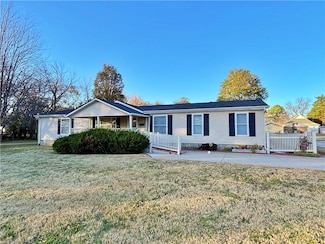 203 E Washington St, Frontenac, KS 66763