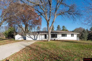 110 110 Capri Dr, Mankato, MN 56001