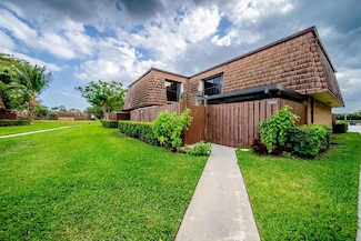 2022 20th Ln, Greenacres, FL 33463