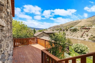 504 4th St, Gardiner, MT 59030