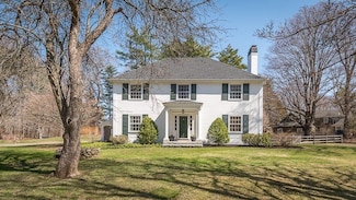 4 Morgan St, Wenham, MA 01984