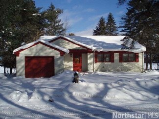 141 Knollwood Dr, Moose Lake, MN 55767