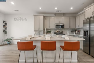 28 Springbrook Ln, Pittsburg, CA 94565