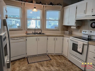 382 Kings Lake Dr, Debary, FL 32713