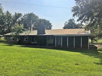 4938 NE 1182nd Ave, Red Oak, OK 74563