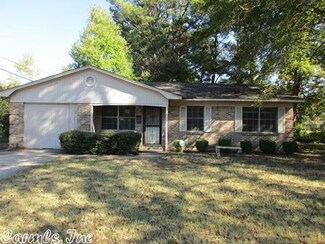 615 Belmont Dr, Pine Bluff, AR 71601