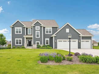 8975 W Eagle Ct, Mequon, WI 53097