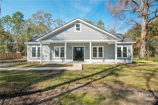 608 W 9th St, Rincon, GA 31326