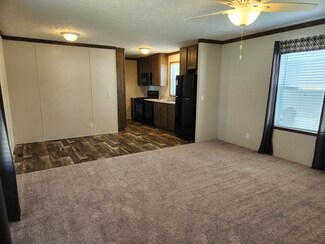 659 Oregon Unit 659, Belleville, MI 48111