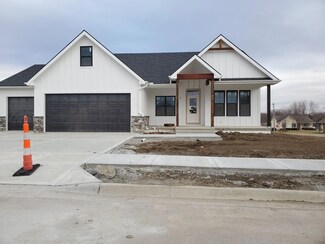 208 Lykins Ln, Cameron, MO 64429