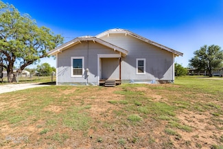 532 Avenue J, Anson, TX 79501