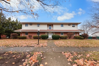 100 Green Acres Dr Unit 2, Morris, IL 60450