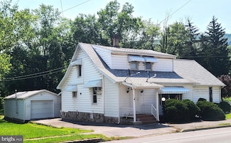 214 Turnpike St, Milesburg, PA 16853