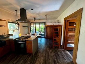 10 Ulupua Place, Paia, HI 96779