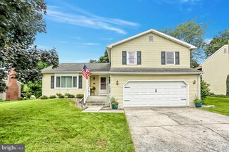2804 W Rosegarden Blvd, Mechanicsburg, PA 17055