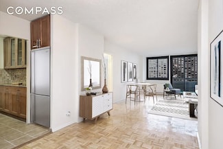 347 W 57th St Unit 23A, New York, NY 10019
