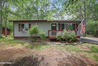 102 Mckinley Ct, Milford, PA 18337