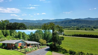 6075 Airport Rd, Andrews, NC 28901