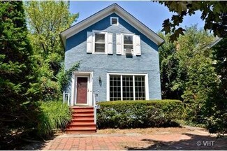 1129 Grant St, Evanston, IL 60201