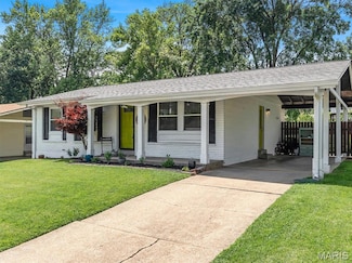 2335 Wescreek Dr, Maryland Heights, MO 63043