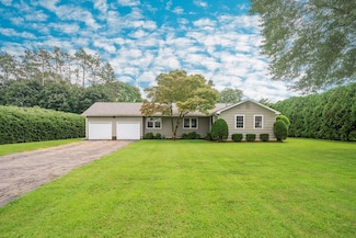 3 Sunrise Dr, Hadley, MA 01035