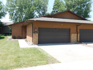 2524 25th Ave S, Fargo, ND 58103