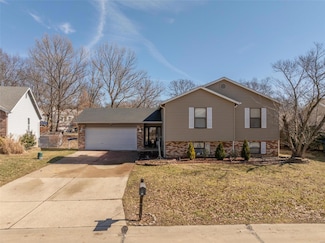 24 Danson Dr, Saint Peters, MO 63376
