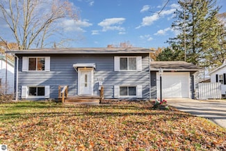 1029 Taylor St, Mount Pleasant, MI 48858