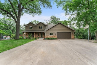 9755 Egret Blvd NW, Coon Rapids, MN 55433