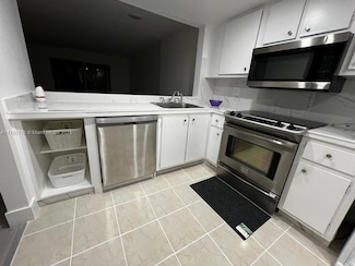 6575 W Oakland Park Blvd Unit 303, Lauderhill, FL 33313