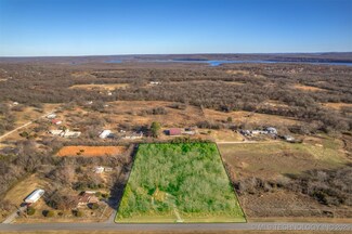 3 S 330 Rd, Wagoner, OK 74467