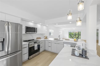 12900 SW 7th Ct Unit 301B, Pembroke Pines, FL 33027