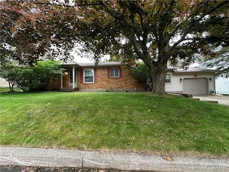 8 Sunrise Dr, Oswego, NY 13126