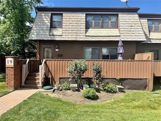 19 Heritage Dr Unit A, New City, NY 10956