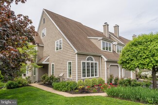 36 Newport Dr, Chesterbrook, PA 19087