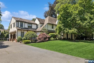 512 Warwick Ave Unit 3A, Teaneck, NJ 07666