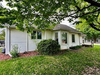 409 E Main St, Heyworth, IL 61745