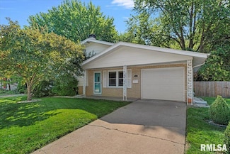 846 Roanoke Dr, Springfield, IL 62702