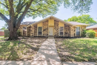 3010 Silverdale Ln, Garland, TX 75044